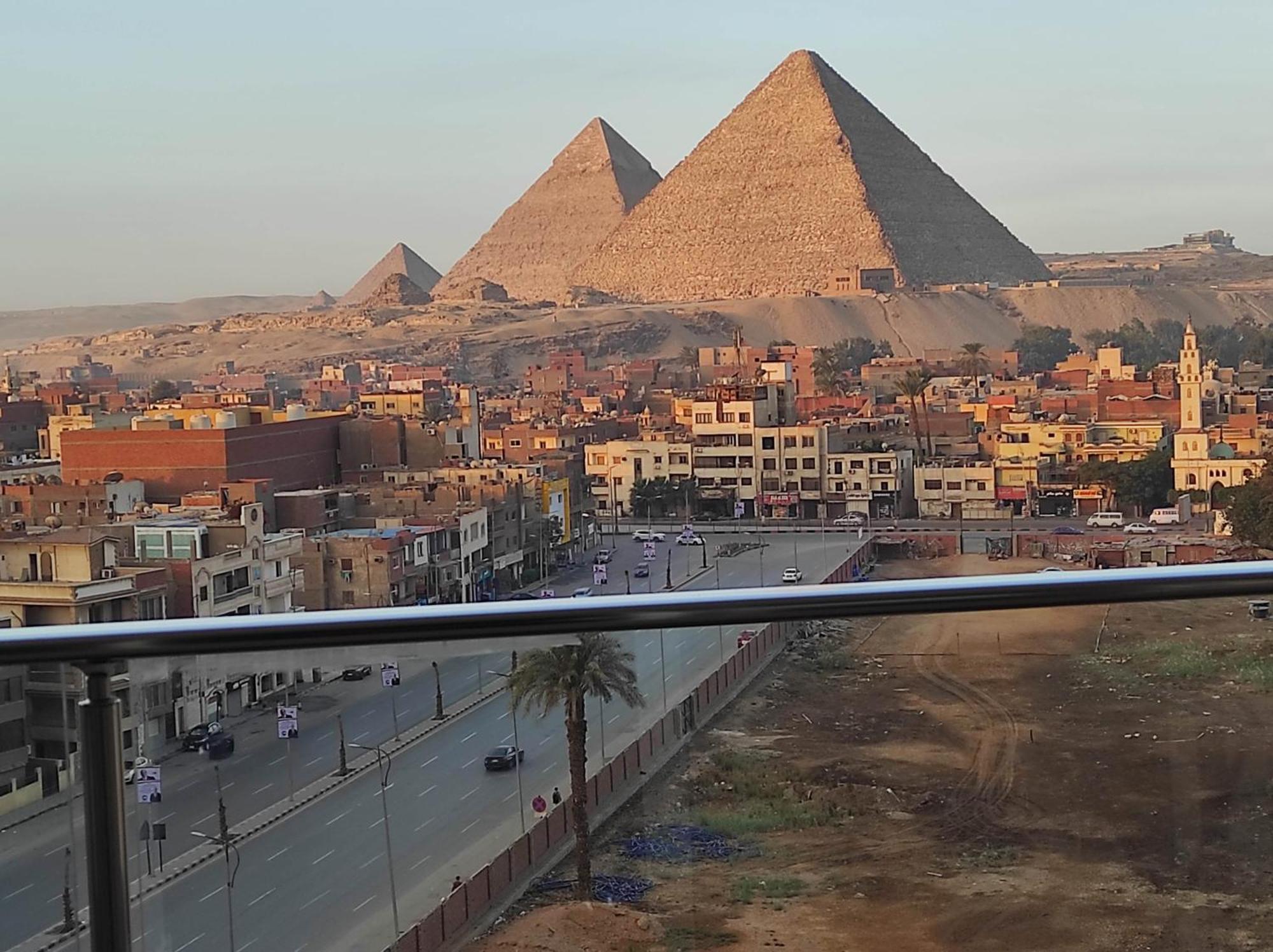 Pyramids View Suite/Vista Piramidi Kairo Bagian luar foto
